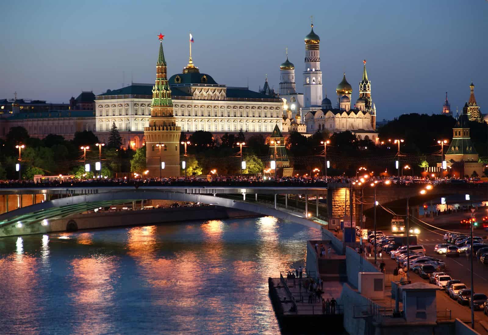 Kremlin la nuit Moscou