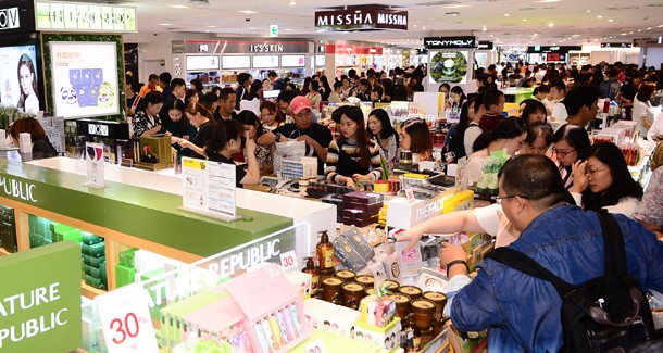 Travel Retail The New Shopping For Chinese Tourists Chinese Tourists