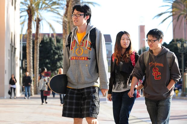 The number of Chinese students abroad is increasing despite travel restrictions.