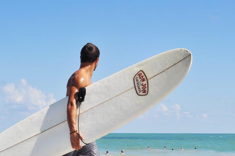 Why surfing is getting more and more popular in China